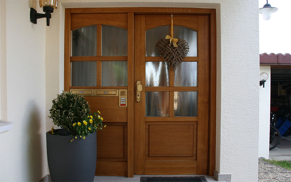 Schreinerei Oberdorfer – Selbstgefertigte Holzhaustüren